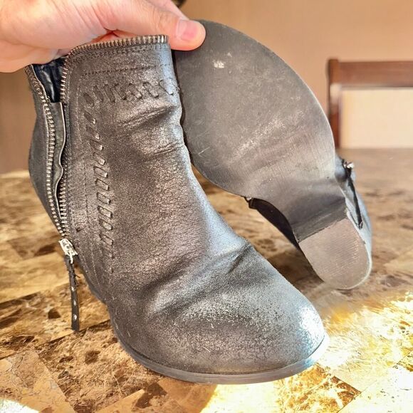 Daisy Fuentes Women's Carolina Zip Up Wedge Heel Black Suede Booties - Picture 10 of 11